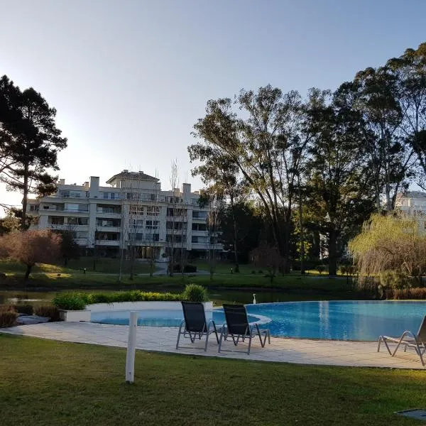 Green Park Hermosos Apartamentos Vista al Lago, hotel a Punta del Este