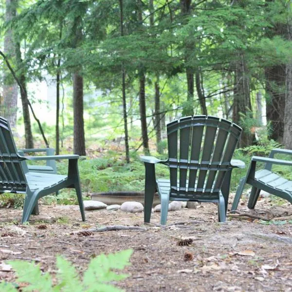 Uncle Warren's Retreat, hotel in Glen Arbor