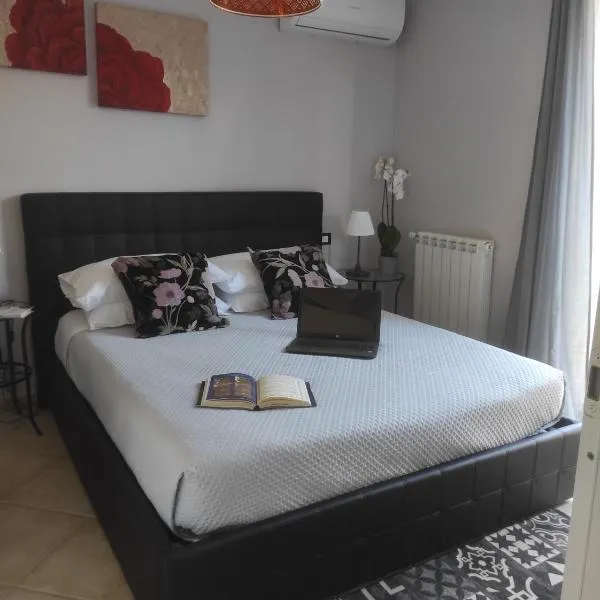 Dreams House Paola-luxury suite near airport, ξενοδοχείο στο Φιουμιτσίνο