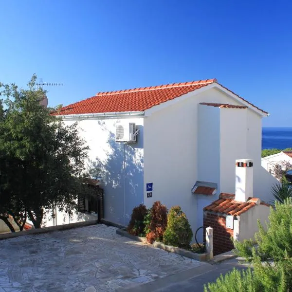 Apartments with parking space Rukavac, Vis - 8897, hotel v destinaci Vis