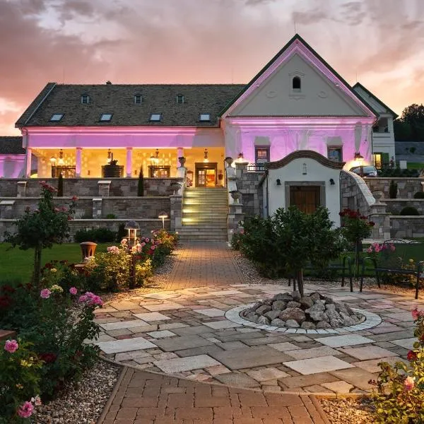 Takler Kúria, hotel v destinaci Szekszárd