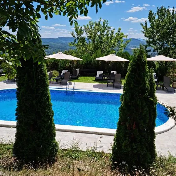 Комплекс Белла Терра, hotel in Gostilitsa