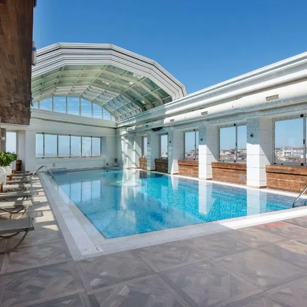 Ramada Plaza By Wyndham Istanbul City Center, hotel in Istanbul