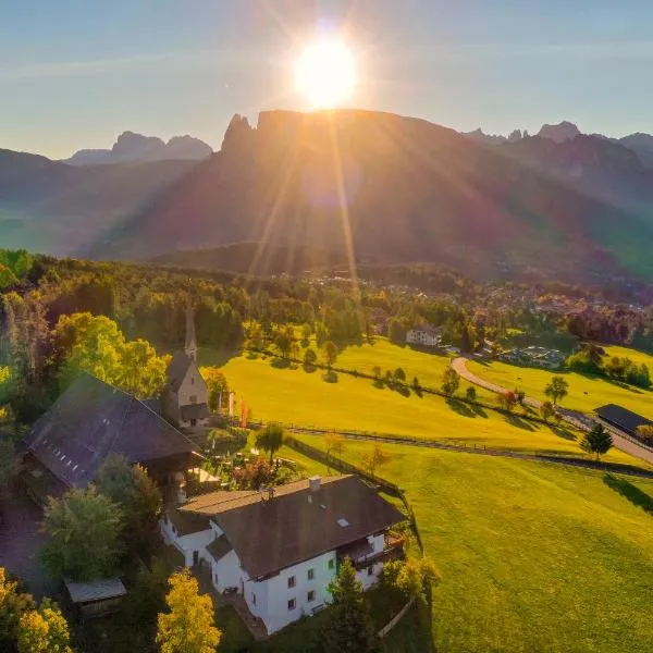 Hotel Ansitz Kematen ***S, hotel in Collalbo