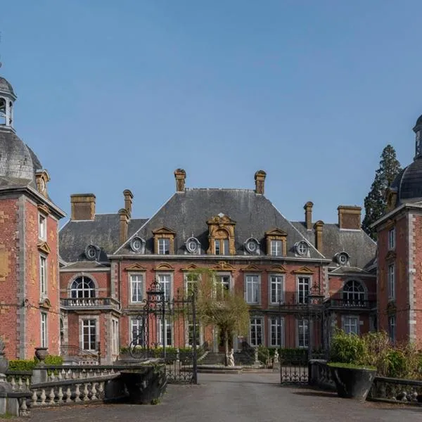 Domaine Du Chateau De La Neuville, hotel u gradu Tihange