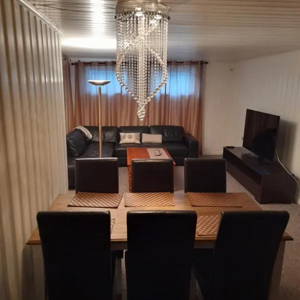 apartment on the first floor of the house, hotel v destinaci Skien