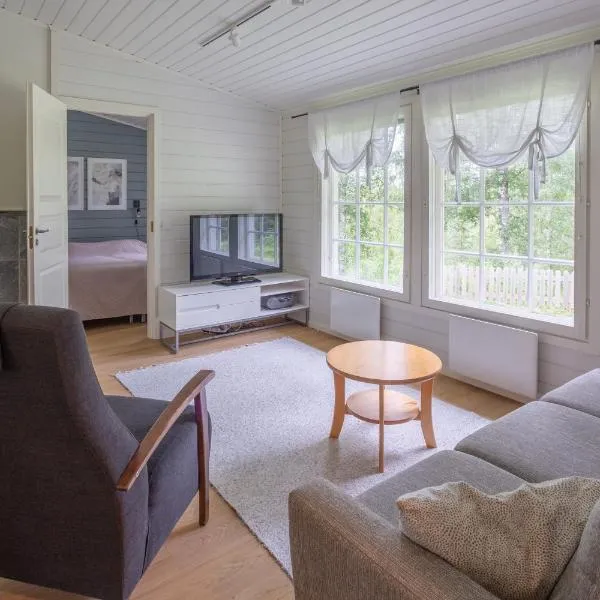 Lomaperkkiö Cottages, hotel in Kajaani