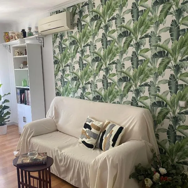 Acogedor apartamento en pleno corazón de Triana, hotel in Seville
