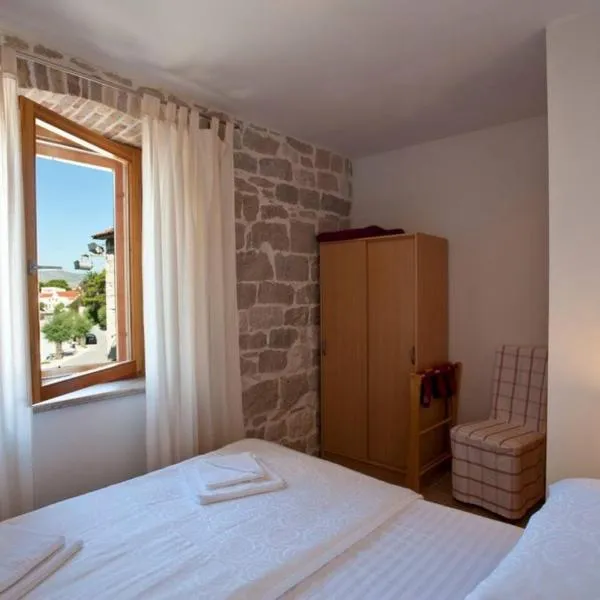 Rotondo Apartments, ξενοδοχείο σε Kastela