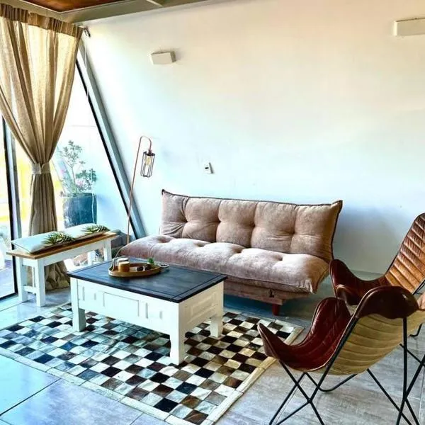 Cabaña Nórdica muy cómoda para unos días de relax, hotel in Villa Serrana