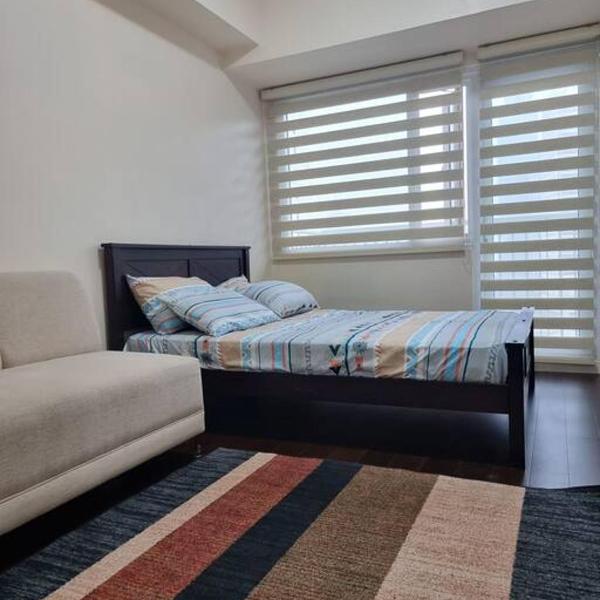 Good Value Makati Studio Unit - Pool View With Balcony, Manila