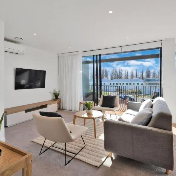 Top Floor Luxury City Central w Sunny Balcony, hotel v Christchurchu