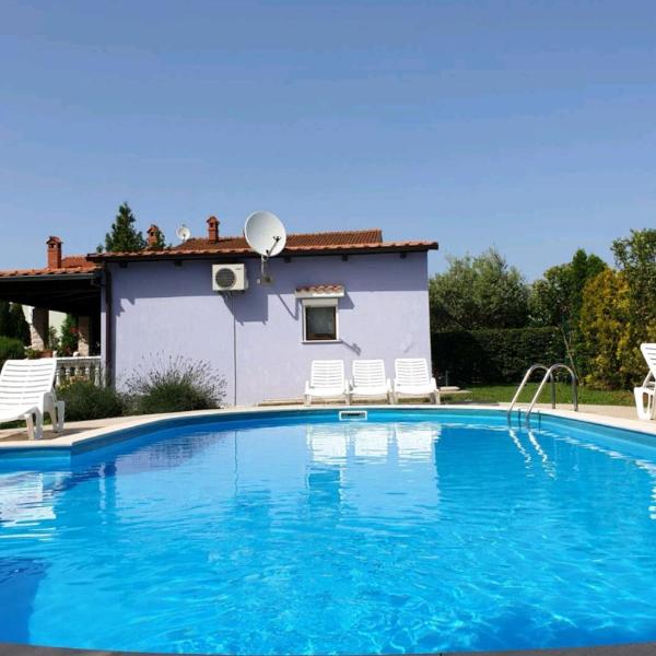 Family friendly apartments with a swimming pool Valtura, Pula - 15450
