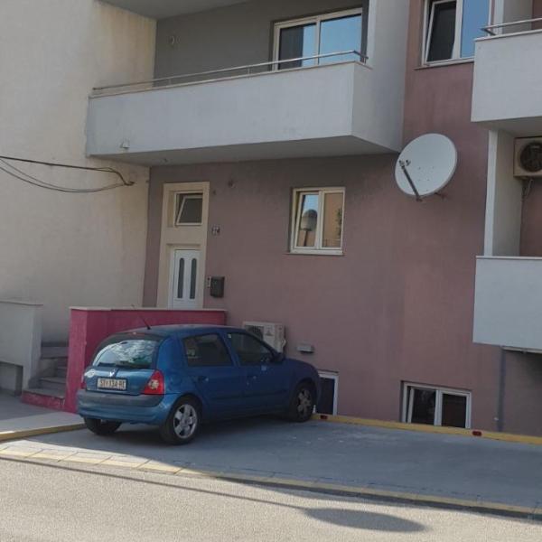 Apartments with a parking space Split - 15898