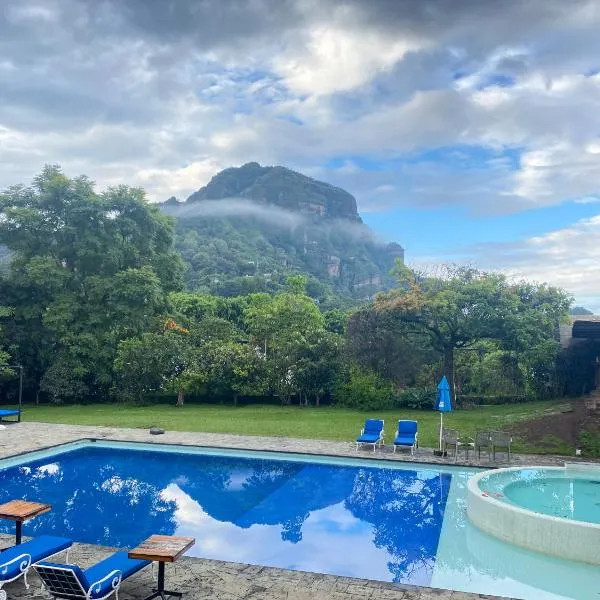 Los Cruxes, hotel en Tepoztlán