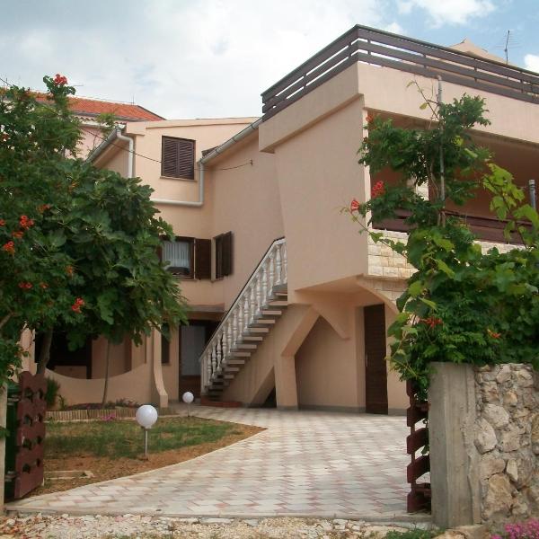 Apartments with a parking space Povljana, Pag - 17337