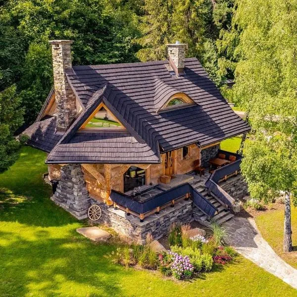 Osada Jaworzyny Domek Kolędówka z jaskinią SPA, hotel in Tokarnia