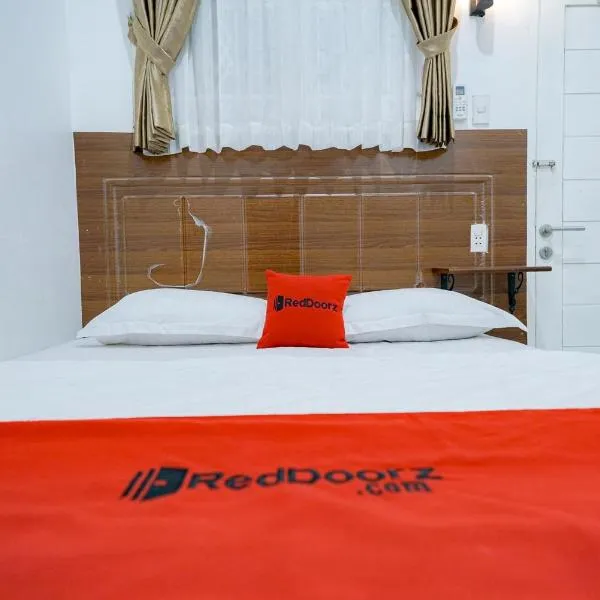 RedDoorz near Pantai Pandan Sibolga โรงแรมในHalangan