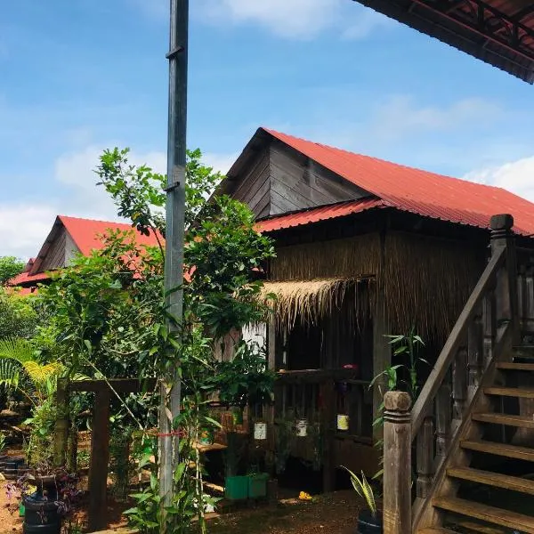Ratanakiri Farmhouse & Trekking – hotel w mieście Banlung