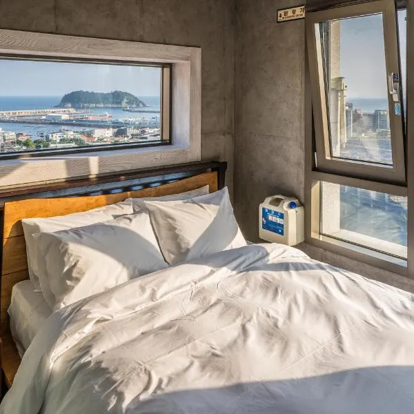 Cornerstone Hotel, hotel in Seogwipo