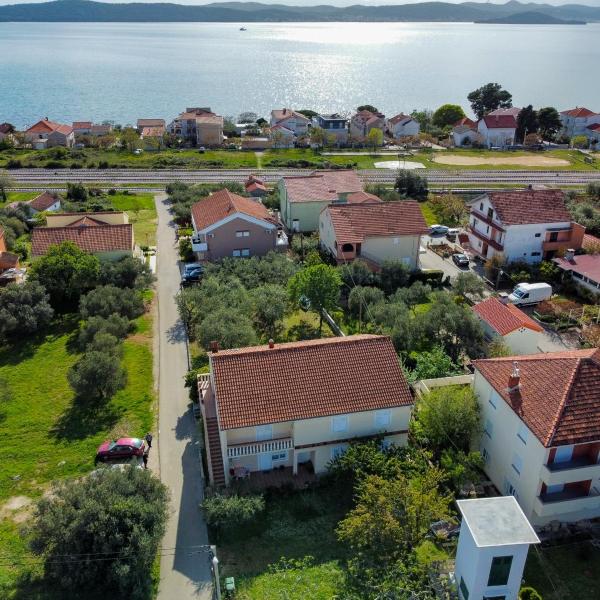 Apartments with a parking space Bibinje, Zadar - 18090