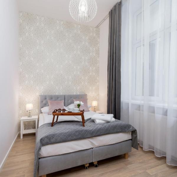 Beautiful Apartments Kraków Dietla by Noclegi Renters, Krakau