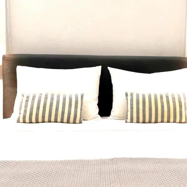 Urban Luxus Studio I: Kandiye şehrinde bir otel