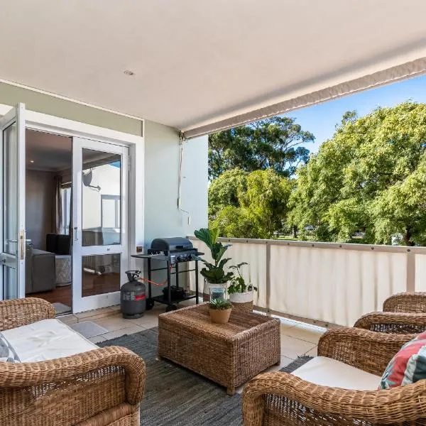 Coral Isle Apartment, khách sạn ở Knysna