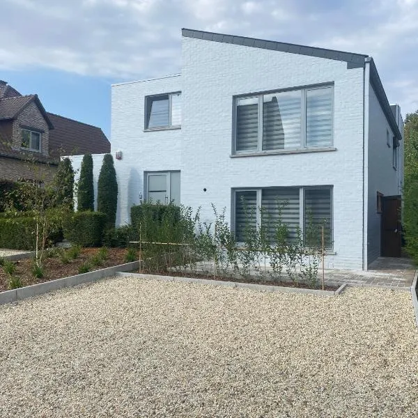 Route 123 Birchwood Pension, hotel v destinaci Kortessem