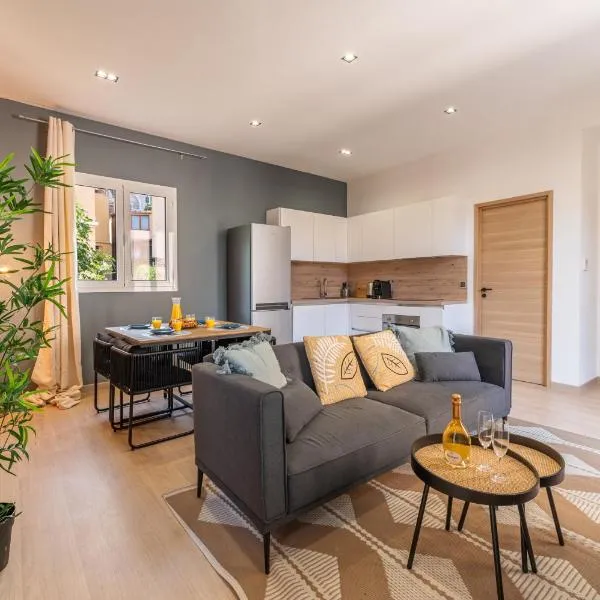 SUPERBE APPARTEMENT AVEC BALCON PROCHE MONACO, hotel in Beausoleil