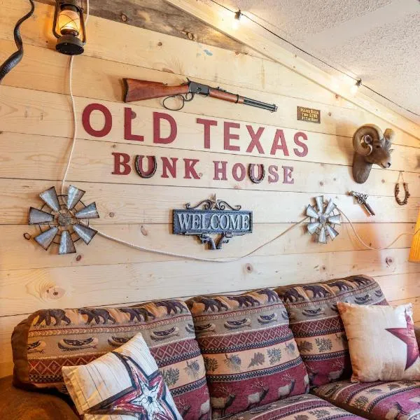Old Texas Bunkhouse, hotel a Wills Point