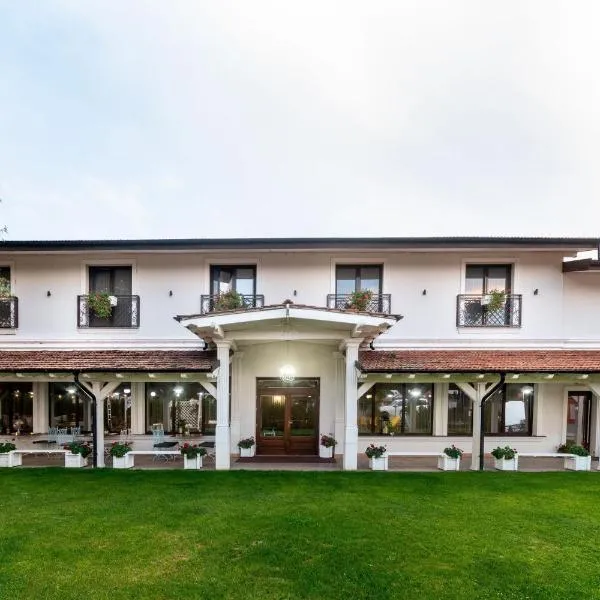 Hanul lui Mihai, hotel in Răstoaca