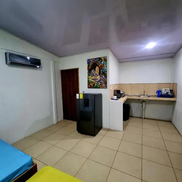 Ballena Oasis Homes( Dep Estudio con AC), Hotel in Uvita