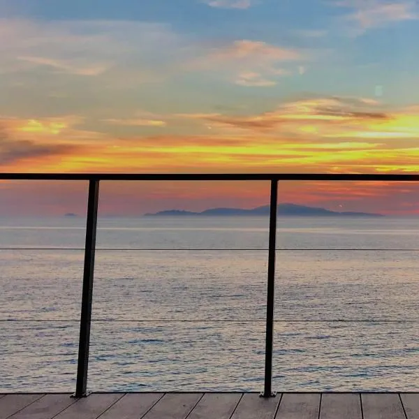 AWAJI OCEAN BASE west coast、Tsushiのホテル