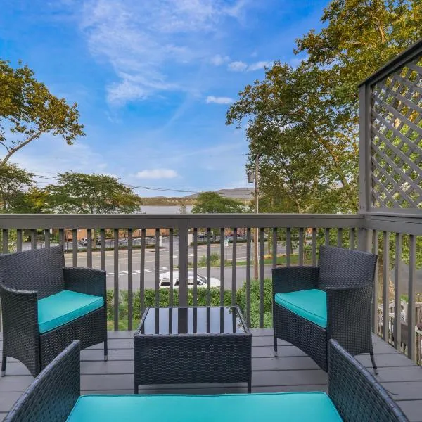 Deck View of Hudson River & Mt Beacon / Boho Suite, hôtel à Newburgh