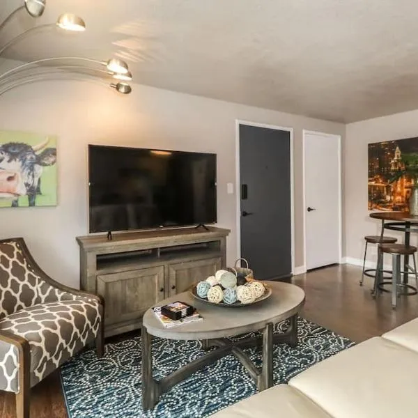 HOLLY SECOND FLOOR 2 King Beds, hotel v destinaci Kansas City