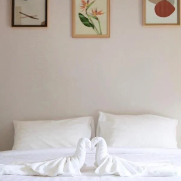 Yamee Homestay Cafe, hotel in Ban Pha Mi