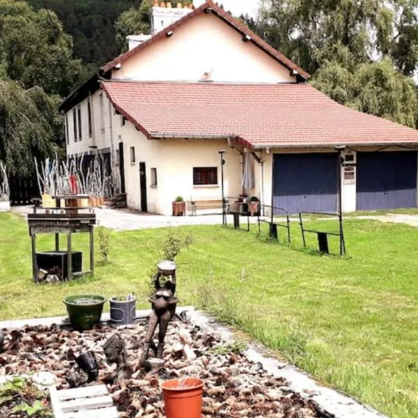 Gites nature, Triplex et bungalow, hotel in La Houssière