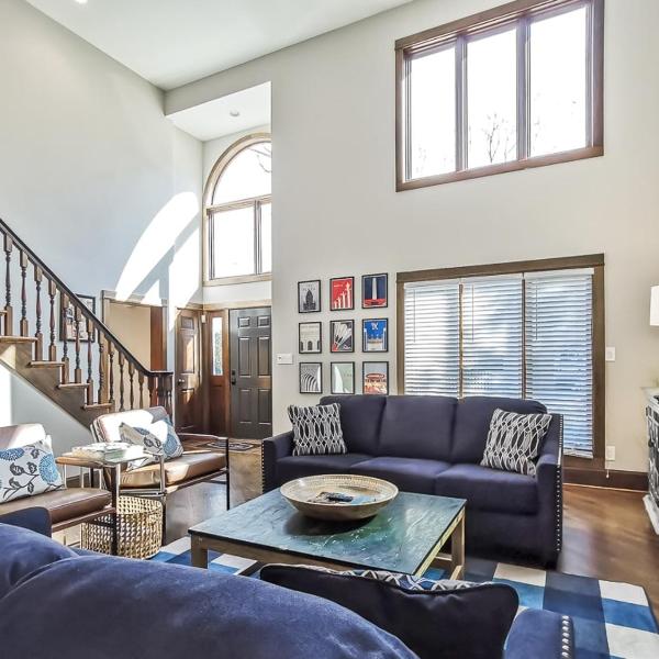 Stunning Plaza Home-Location Unbeatable-New Remodel, Kansas City