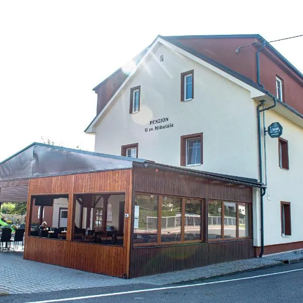 Hostinec a penzion U sv. Mikuláše, hotel in Hať