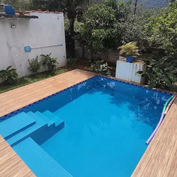 Casa com piscina próximo a Maranduba