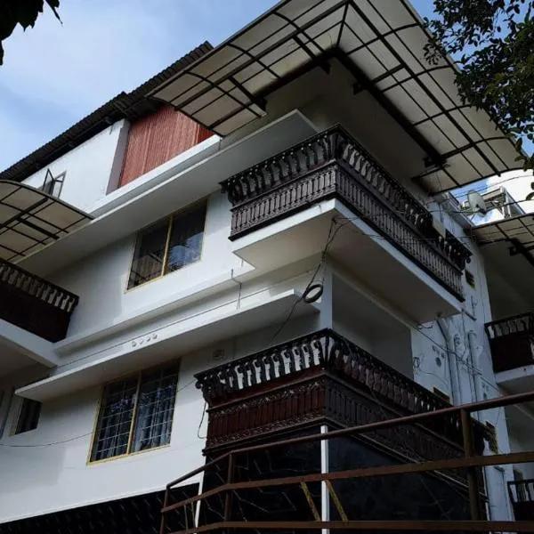 3R Residency The Backpackers Hub Munnar, Hotel in Munnar