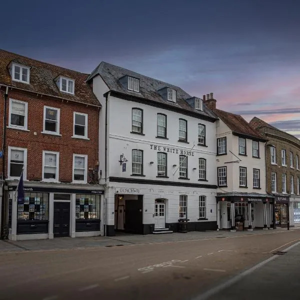The White Horse Hotel, Romsey, Hampshire - The Coaching Inn Group，位于拉姆西的酒店