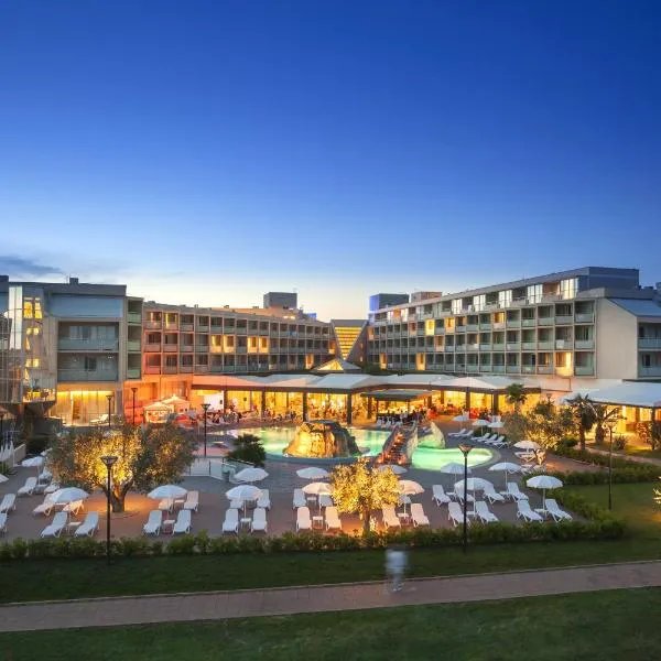 Aminess Vival Maestral Hotel, hotel a Novigrad Istria