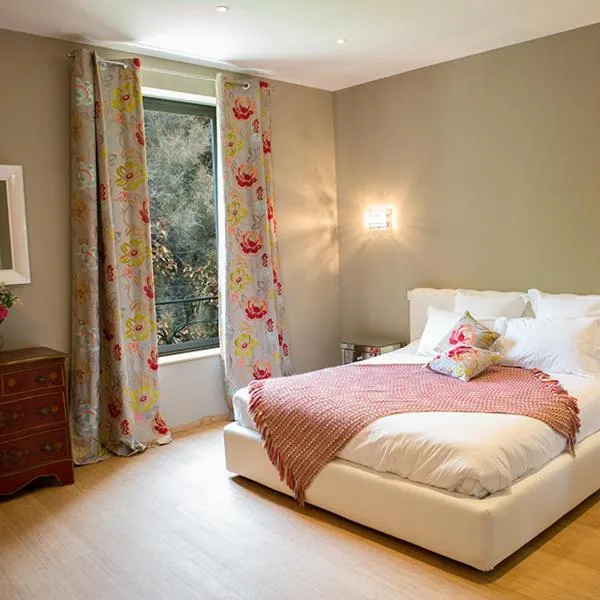Domaine du Prieuré d'Estagel chambres d'hôtes, hotel a Saint-Gilles