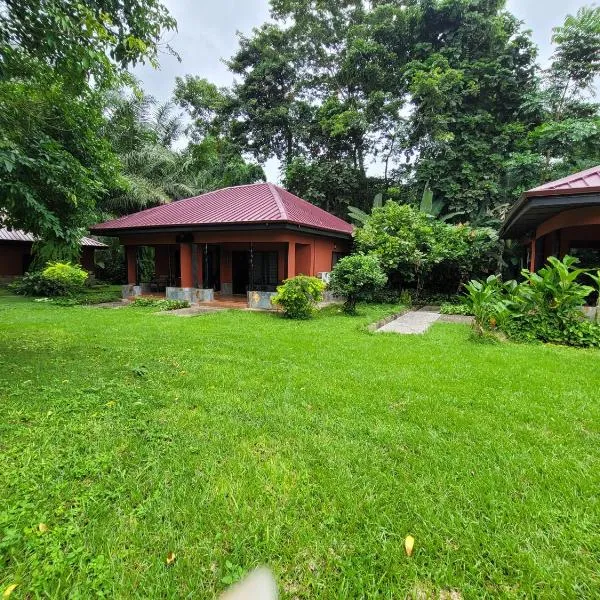 Big Foot Safari Lodge, hotel em Wli Afegame