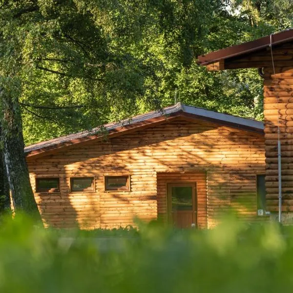 Sruby v areálu Kempy na Seči, hotel in Seč