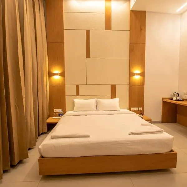 RATHNA RESIDENCY - Near US CONSULATE, hotel i Chennai