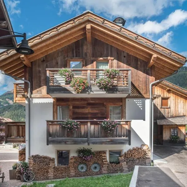 Appartamento Ciasa, hotel en Pozza di Fassa