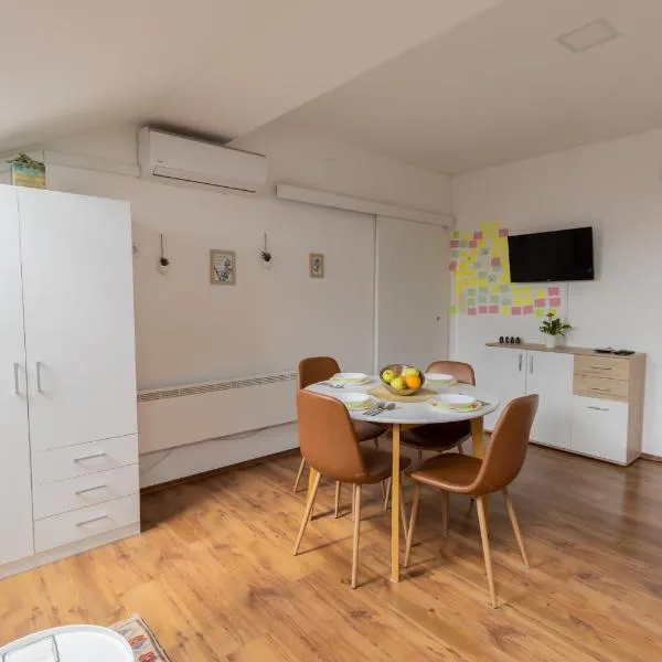 Hill apartman - MAKSIMIR Rebro, hotel in Zagreb